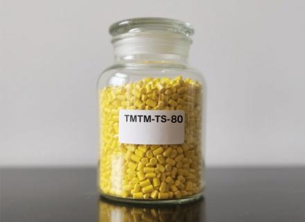 Utilizarea TMTM(TS)-80 în compuși NR, SBR și NBR